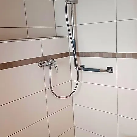 Fuchsbau 4* آخن